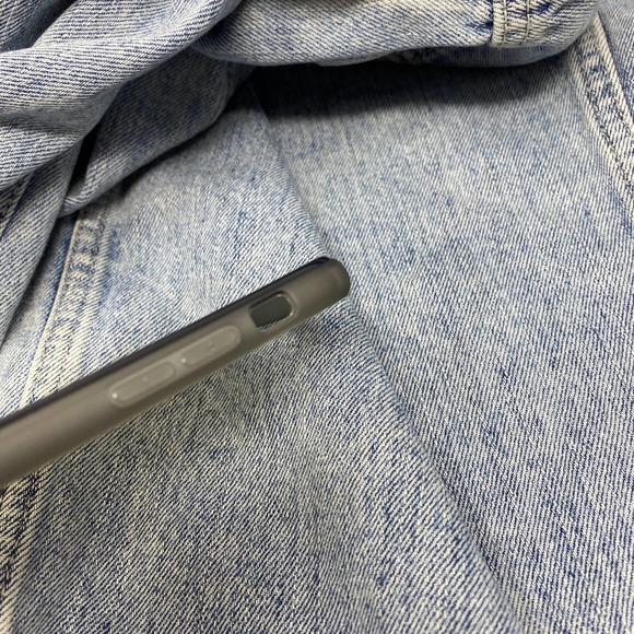 iPhone XS Max Case Gray Clear Cover - Picture 6 of 6